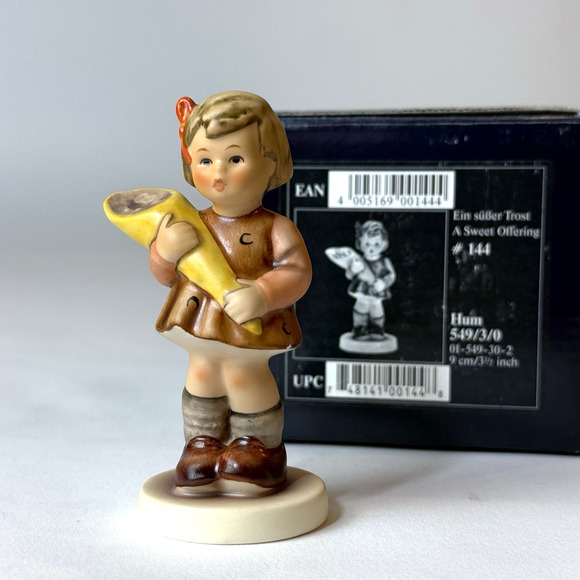 Goebel Hummel Figurine HUM 549 "A Sweet Offering" Orig Box - Hummel Club t90 - Picture 1 of 8